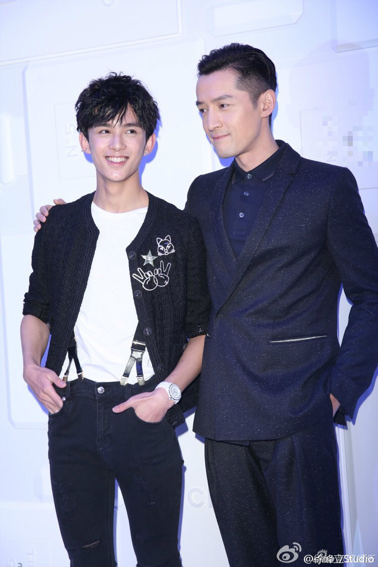 宗主飞流同框!胡歌西装有型吴磊青春活力