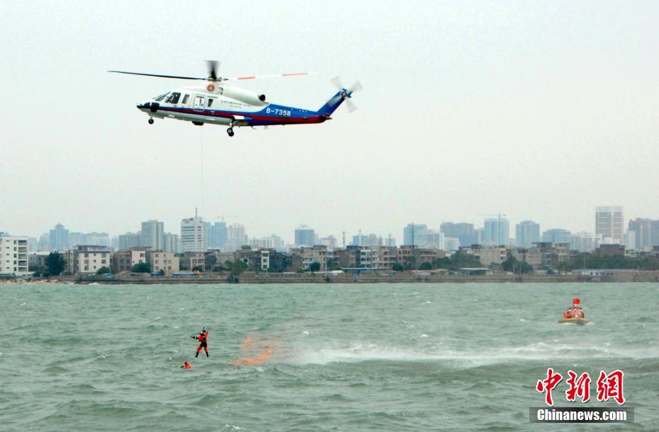 中国救捞系统南部海区应急救援演练在北海举行