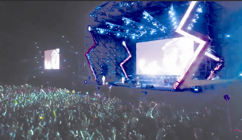 温州网讯 昨天下午2时许,2018未来嘉年华钒fun音乐节温州·洞头站在