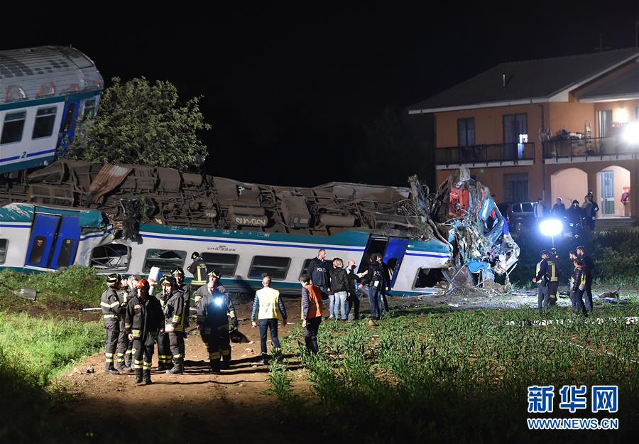 意大利发生火车与货车相撞事故致2人死亡