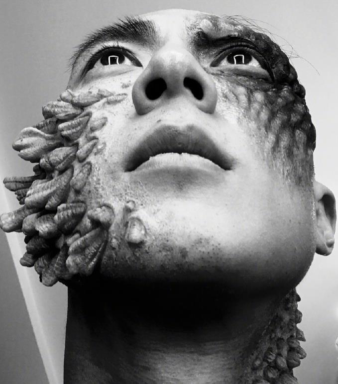 密恐慎入!吴尊的硬核剧照吓坏网友