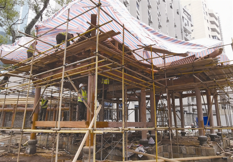200多岁清代古门台亮相公园路 重约15吨打包“搬家”用了7天-新闻中心-温州网