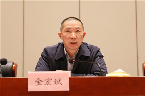 金宏斌对集团公司主题教育开展整体情况予以充分肯定,他指出,始终坚持