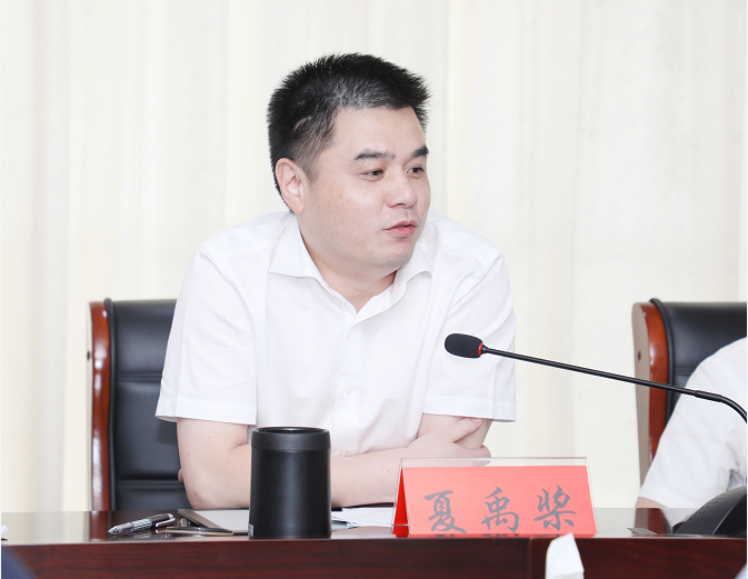 龙湾区委书记书记周一富参加专题会议研究温州东部新城建设工作