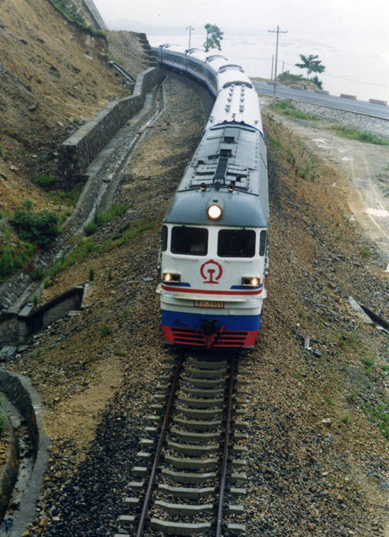金温铁路"退役铁龙"与s1线奇妙邂逅!今年国庆有望开放体验
