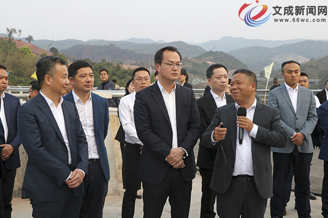 文成县委书记刘中华率县党政代表团赴泰顺县考察交流