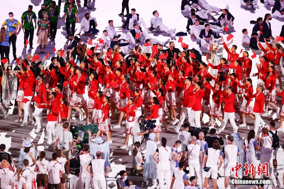 中国代表团东京奥运会集体首秀