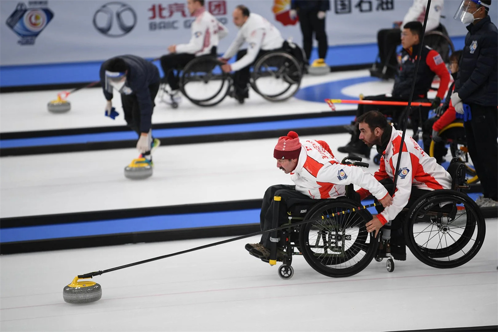 相约北京2021世界轮椅冰壶锦标赛首日精彩瞬间