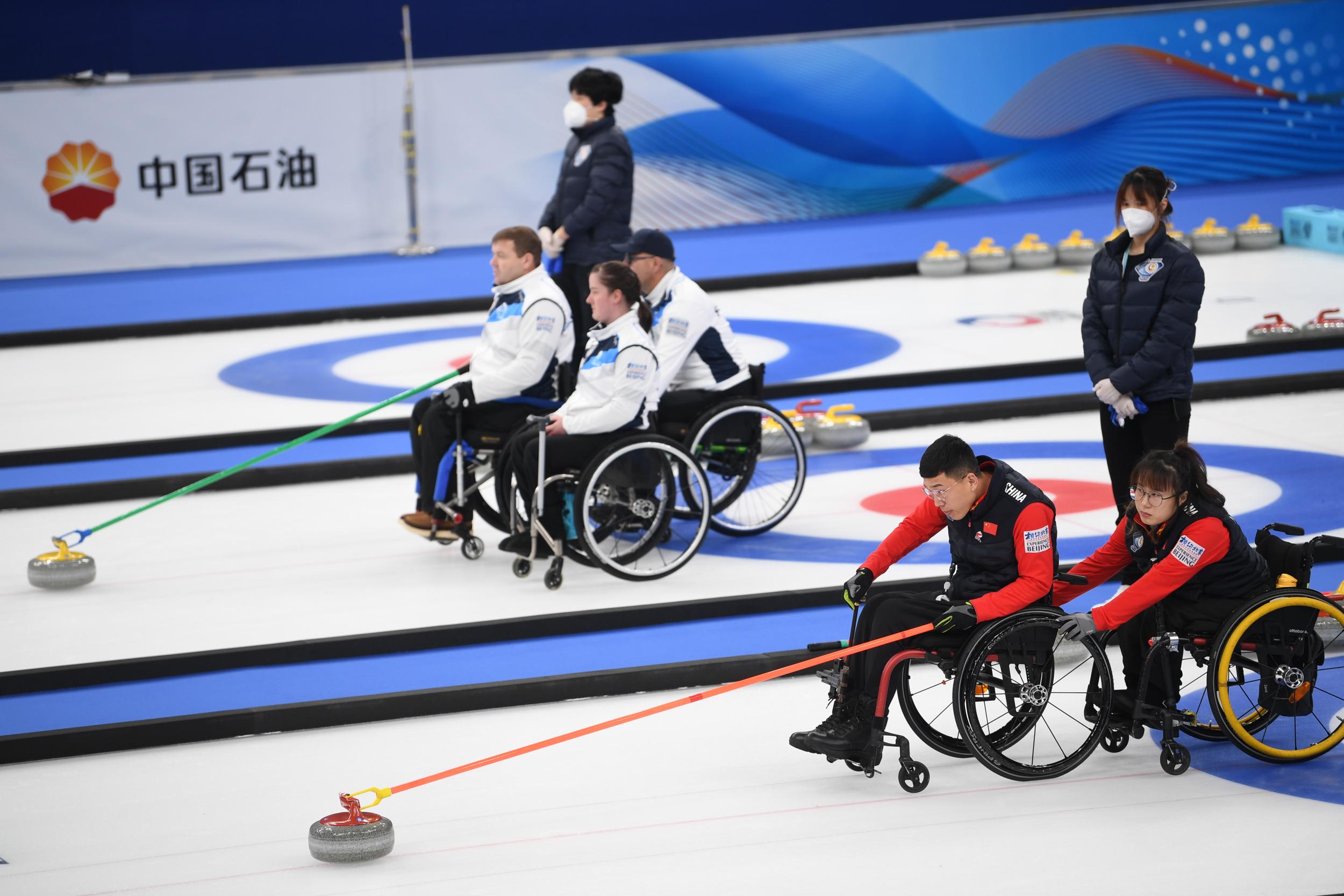 輪椅冰壺世錦賽開賽中外選手點贊冰立方設施和服務