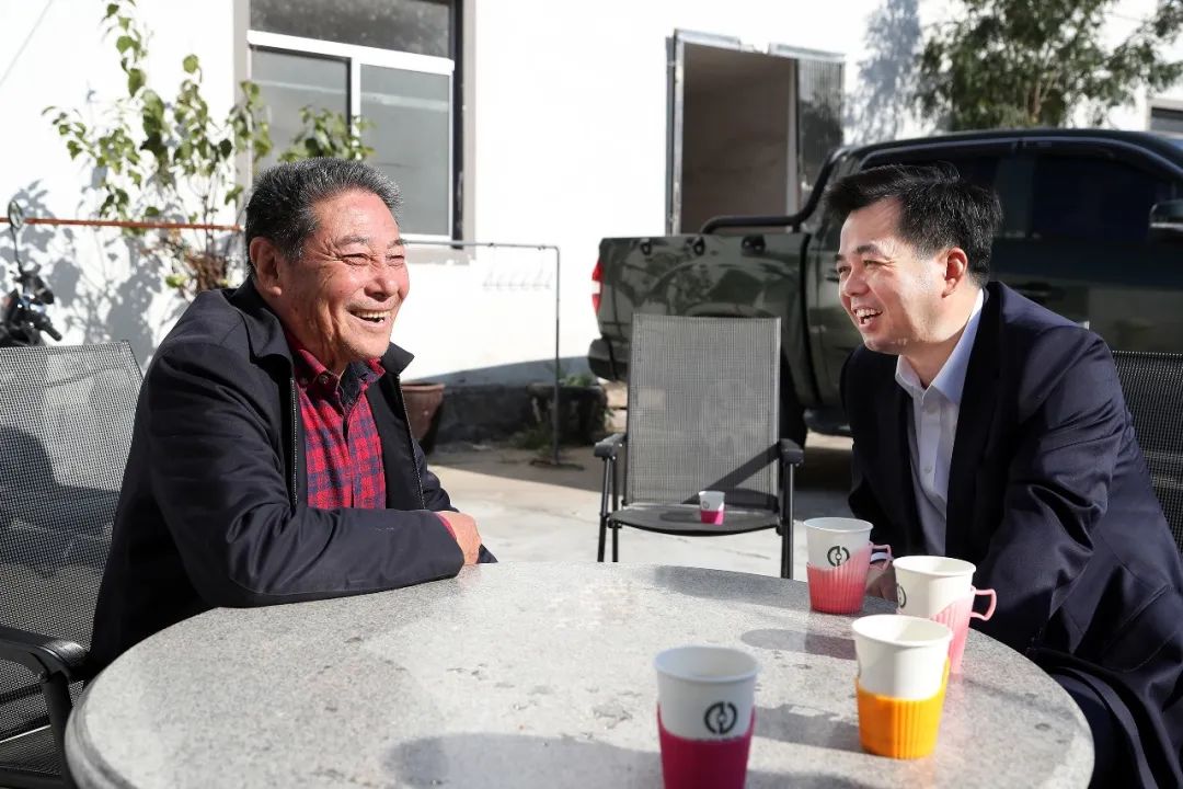 乐清市委书记徐建兵走访看望部分退休老干部 凝心聚力把