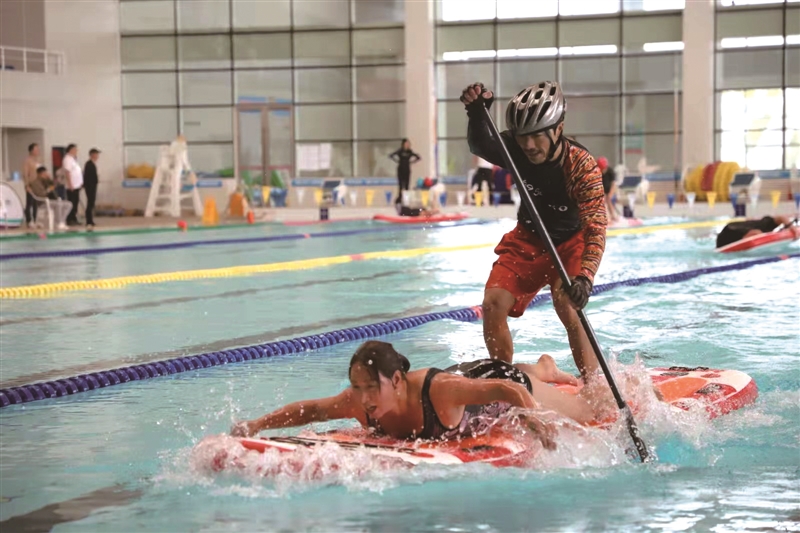 温州首次举办省室内桨板精英赛 水上救生技能比拼成亮点