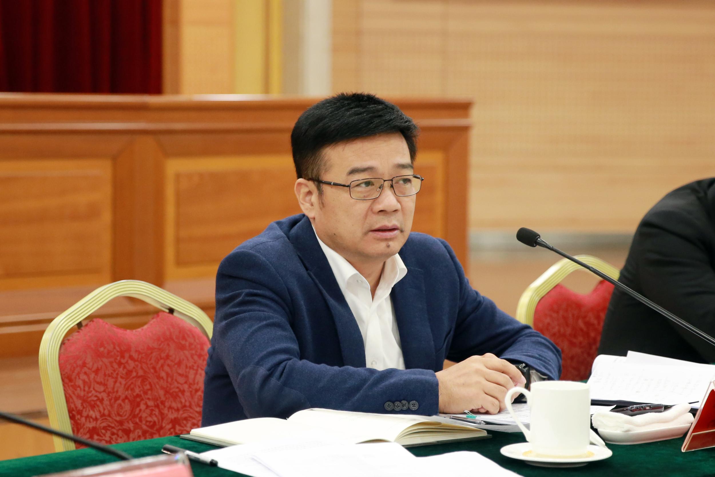 龙湾区委书记周一富主持召开区疫情防控工作领导小组会议