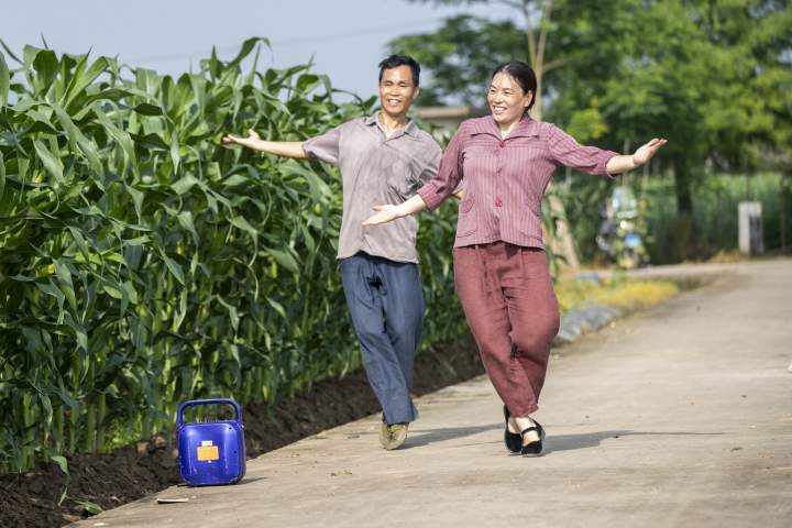 现年45岁的彭小英是瑞安市马屿镇人,她与丈夫范得多因为一段在老屋前