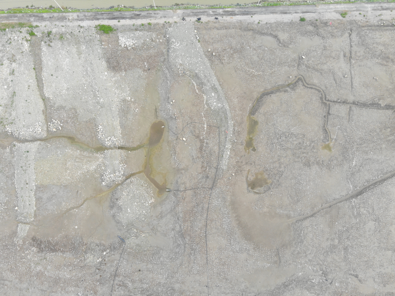 无人机航拍镜头下 龙湖边28万余吨生活垃圾不见了