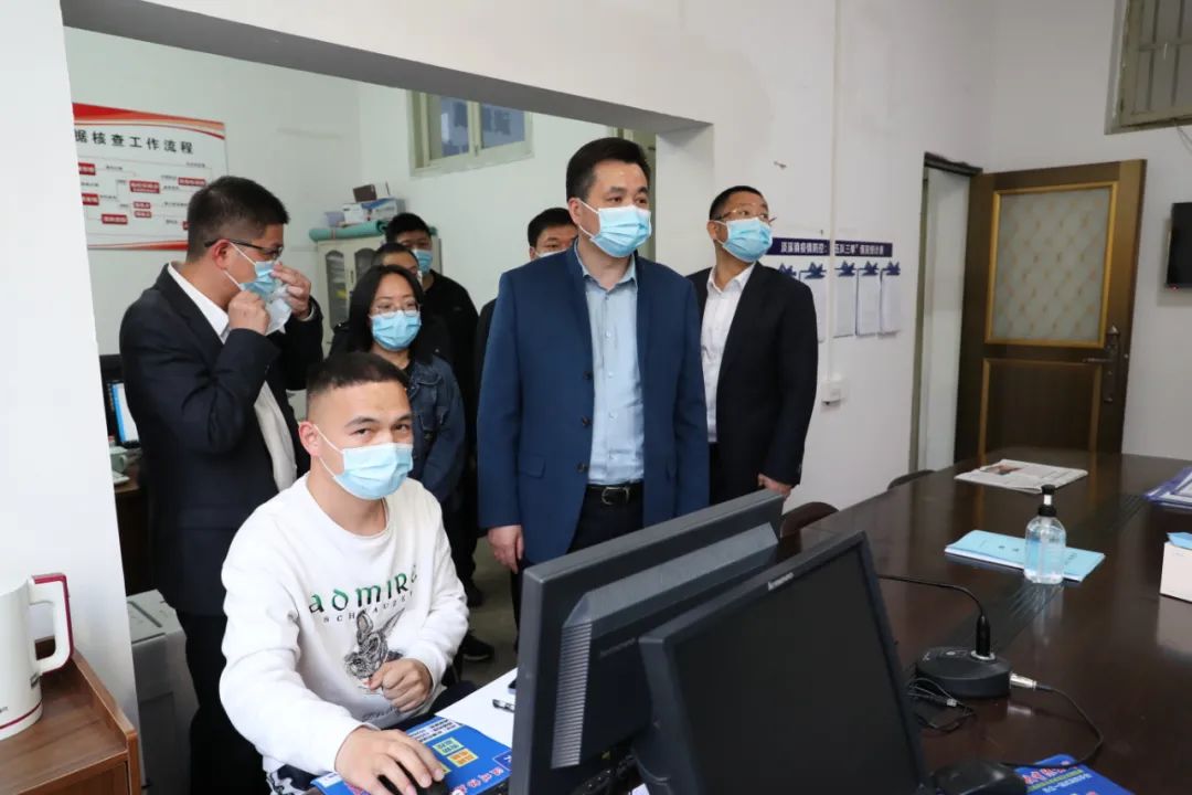 乐清市委书记徐建兵赴雁荡淡溪调研时指出始终绷紧疫情防控这根弦坚定