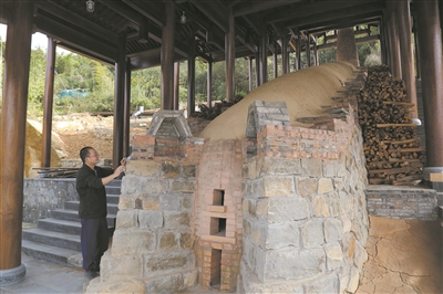 瑞安陶山重建传统“龙窑” 再现千年瓯窑烧制技艺