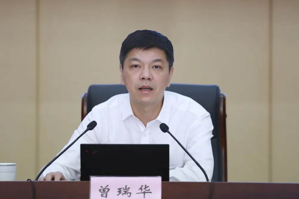 瓯海区委书记曾瑞华以青春之道法术器与瓯海来一场青春之约奋力书写不