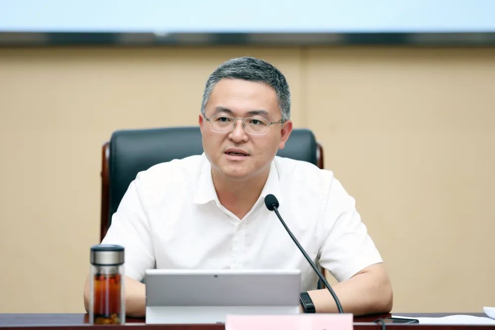 瓯海区委书记曾瑞华主持召开全区经济形势分析会思想引领创新制胜落地