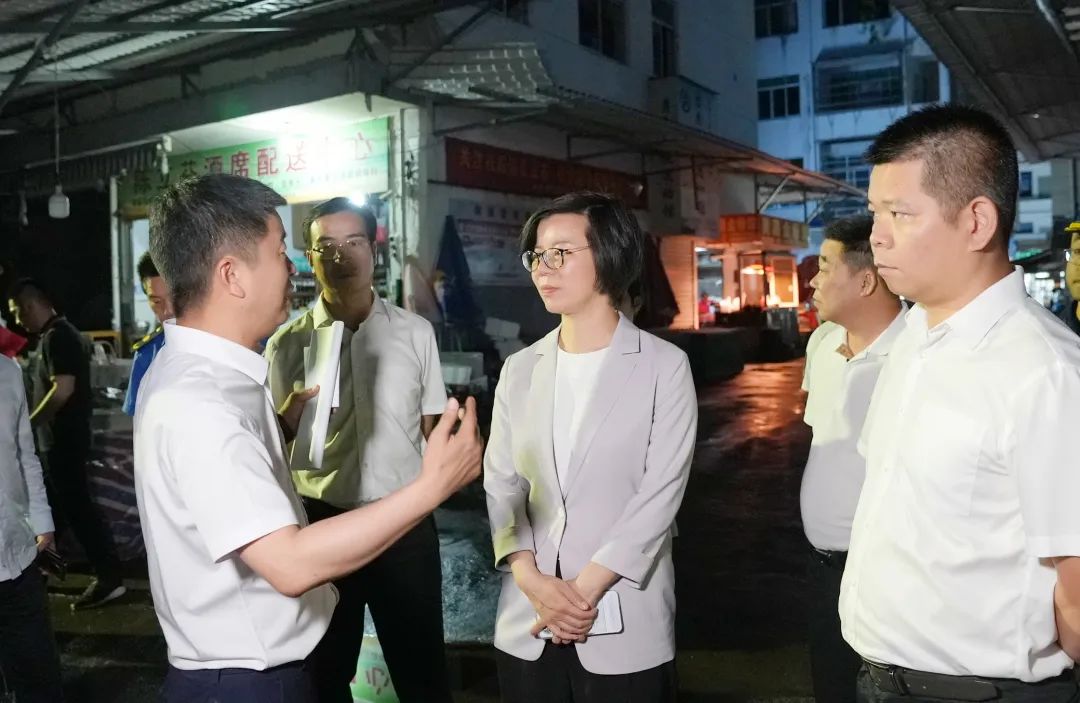 永嘉县四套班子领导常态化开展周一夜查夜巡夜访行动严格对照标准查漏