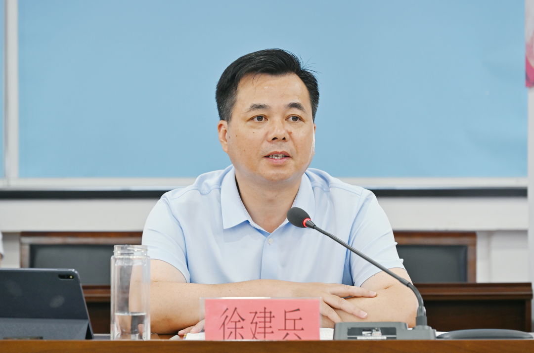 乐清市委书记徐建兵在调研交通运输工作时强调以交通先行助推经济社会