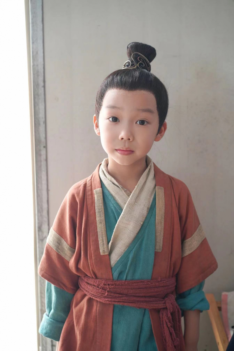 温州小戏骨林晨年仅8岁出演30余部影视作品潘长江送他外号林一条