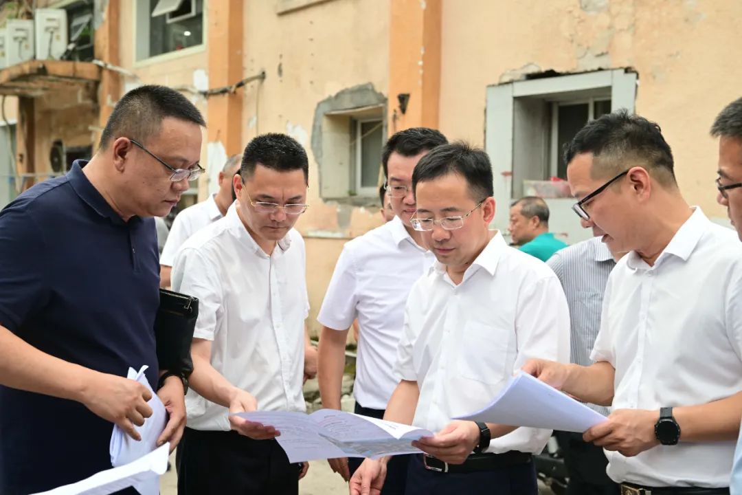瑞安市委书记李坚调研经济运行暨督导团块拆改工作时强调以实干实绩