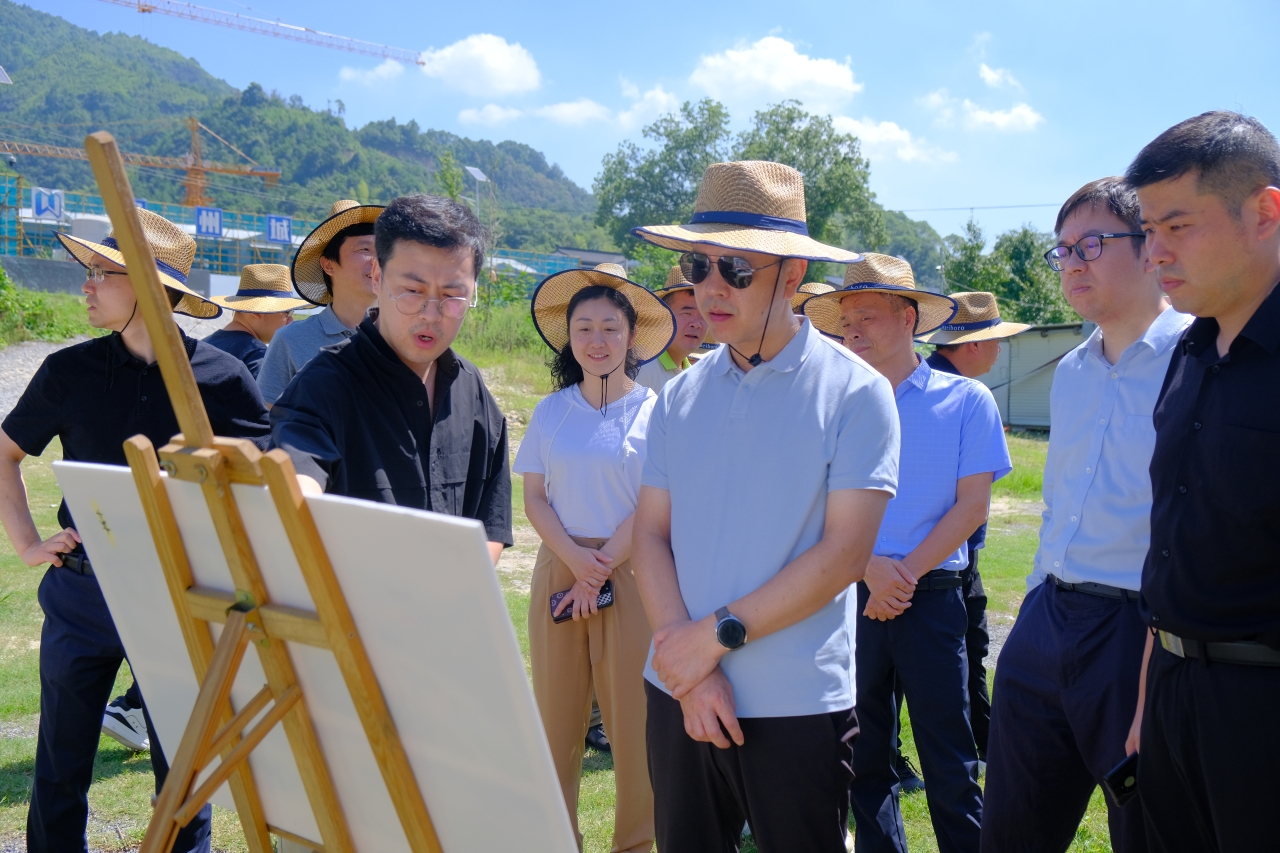 瓯海区委书记曾瑞华赴泽雅镇调研:串珠成链 绘就"和美乡村"新画卷