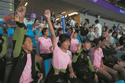 赴意大利征战前夜 这群女足小姑娘在温州为中国台北队呐喊