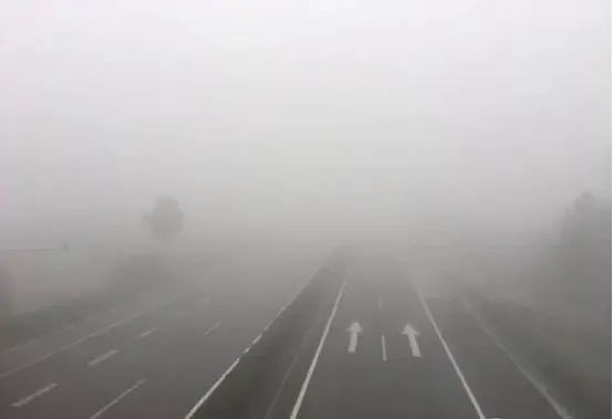 团雾，秋冬季高速上的“流动杀手”