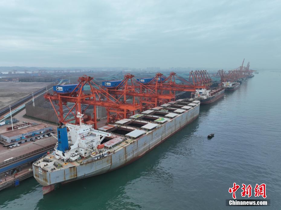 探访“海上胡志明小道”起点 广西防城港今成亿吨大港
