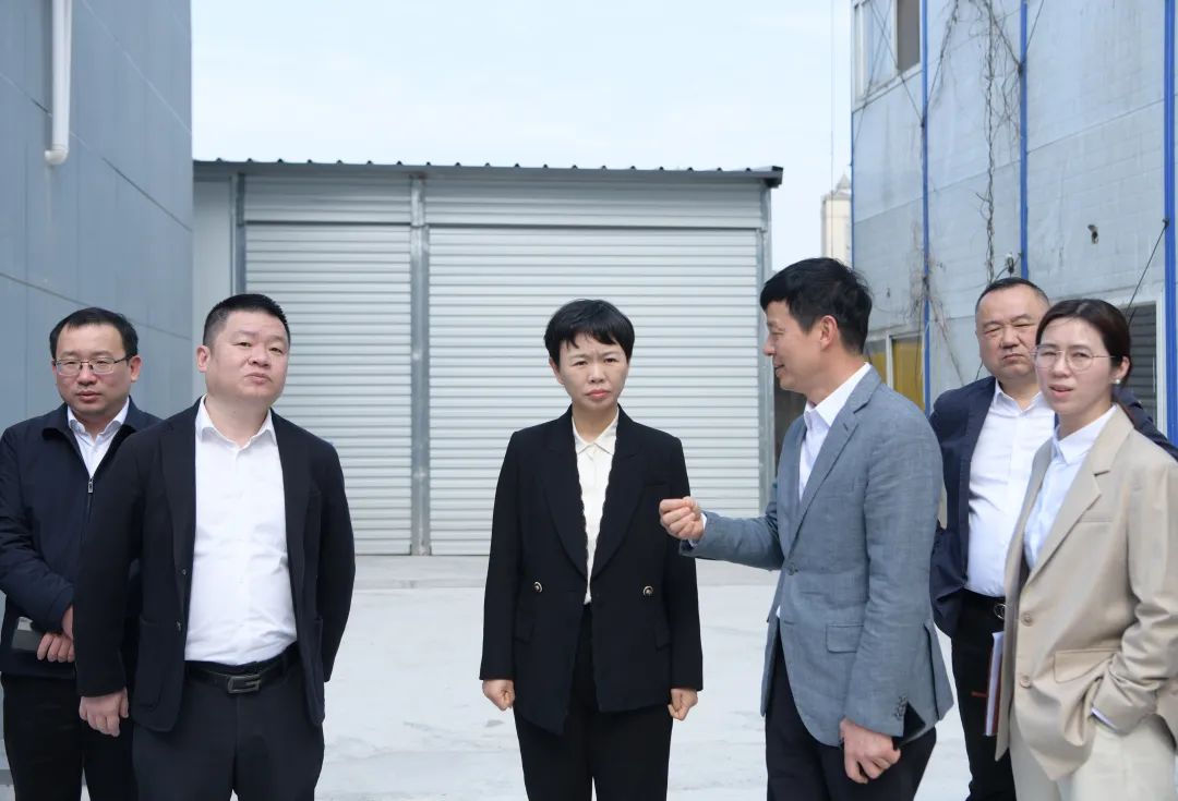 龙港市领导下沉社区督查并开展下约访活动