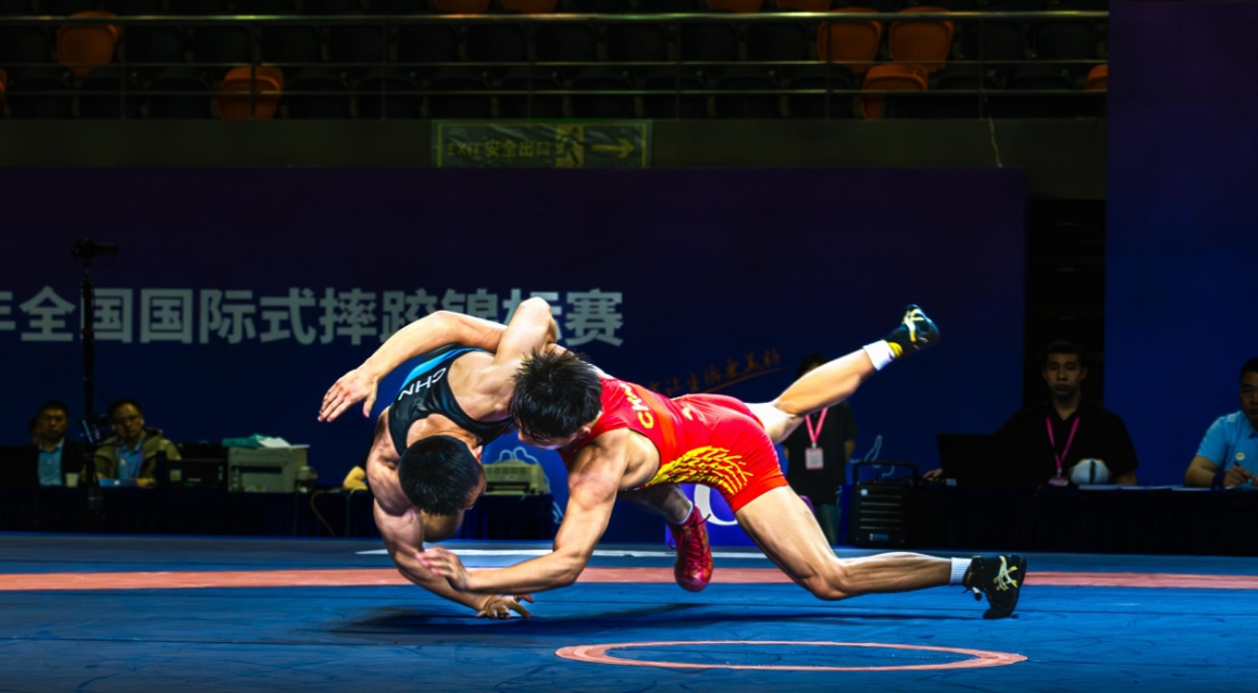 ���ӡ�������ح���������Ӿ���˲�䣺�������͡������ı�ƴ