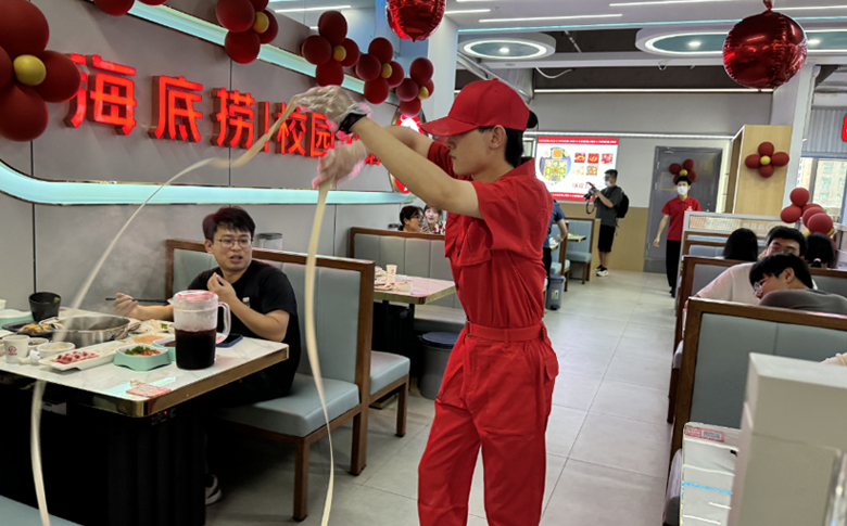 浙江首家！海底捞开进温州高校！餐饮品牌为何纷纷瞄准大学生?