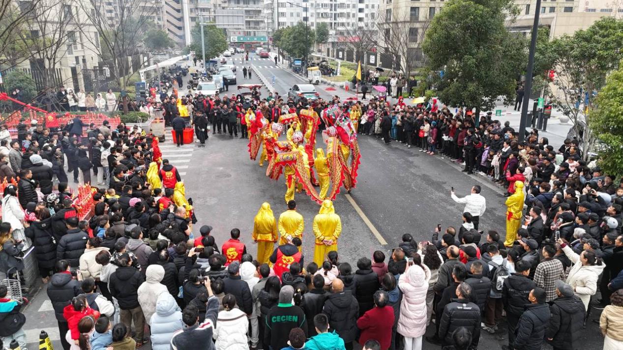 温州鹿城：百年民俗“迎龙”闹新春