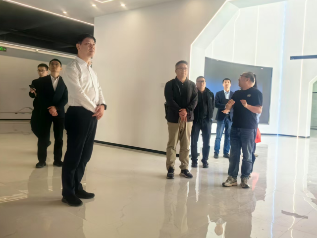 瓯海区委书记曾瑞华走访上云航空 以开放之姿深化低空产业协作发展