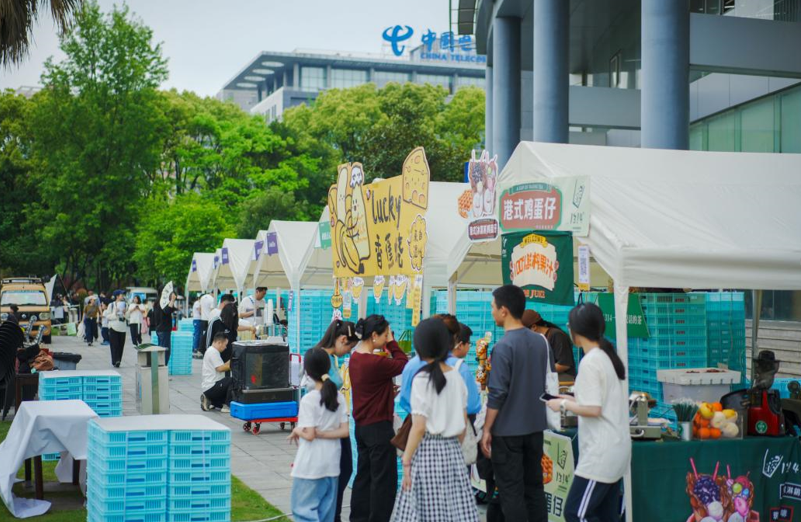 在6000个豆腐篮筐里读诗 温州这个阅读市集有意思