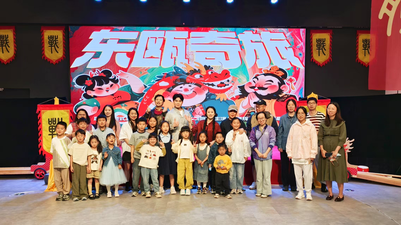 ¹ɫСҵ̬» С糡ϳ