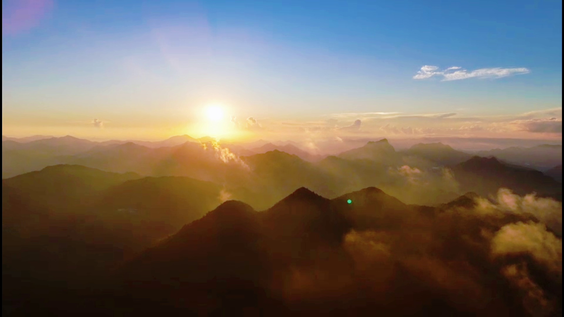 温州永嘉:群山从薄雾里苏醒