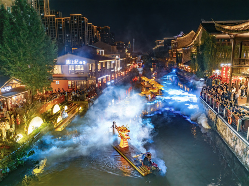 “塘河奇幻夜”点亮夜经济 梧田老街火爆出圈