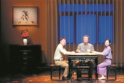 父亲下厨学做菜、子女却要点外卖 小品《味道》晋级群星奖终评