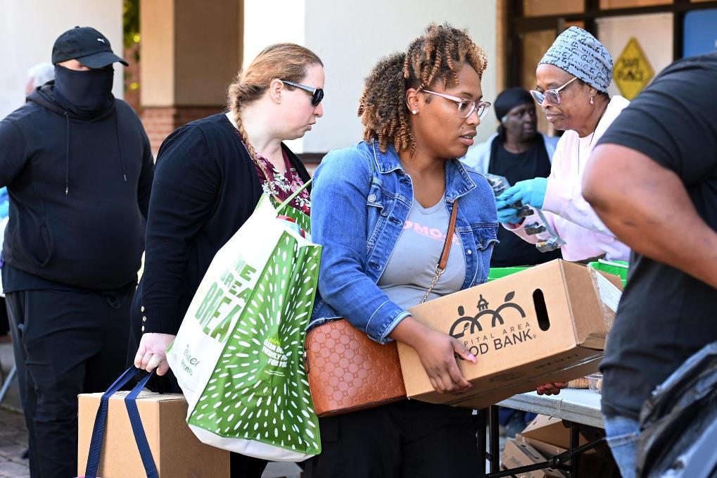 美国:“停摆”危机逼近“临界点” 吃饭和看病问题沦为党争筹码