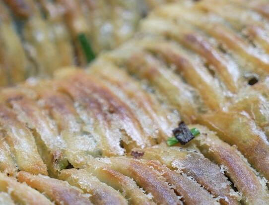 温州瑞安:古街上藏着“嘎嘣脆”的煎饺