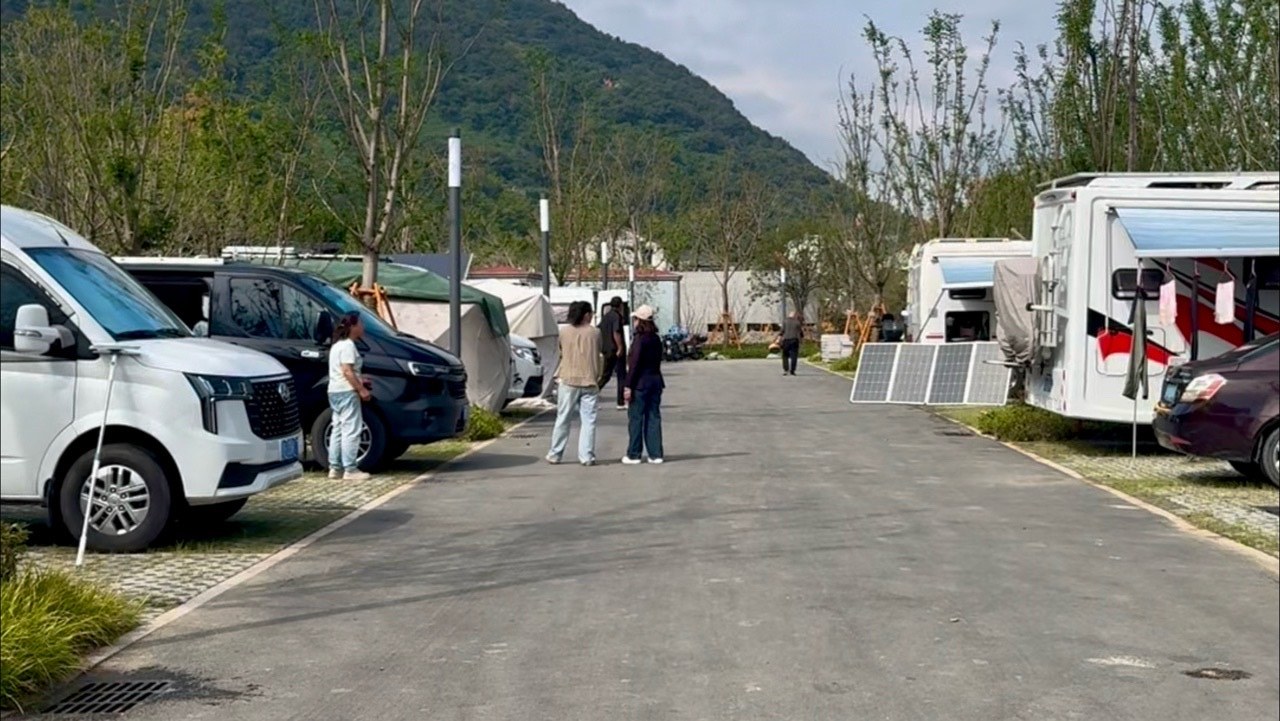 东北“老铁”南下寻暖 温州这个地方迎来“房车候鸟”