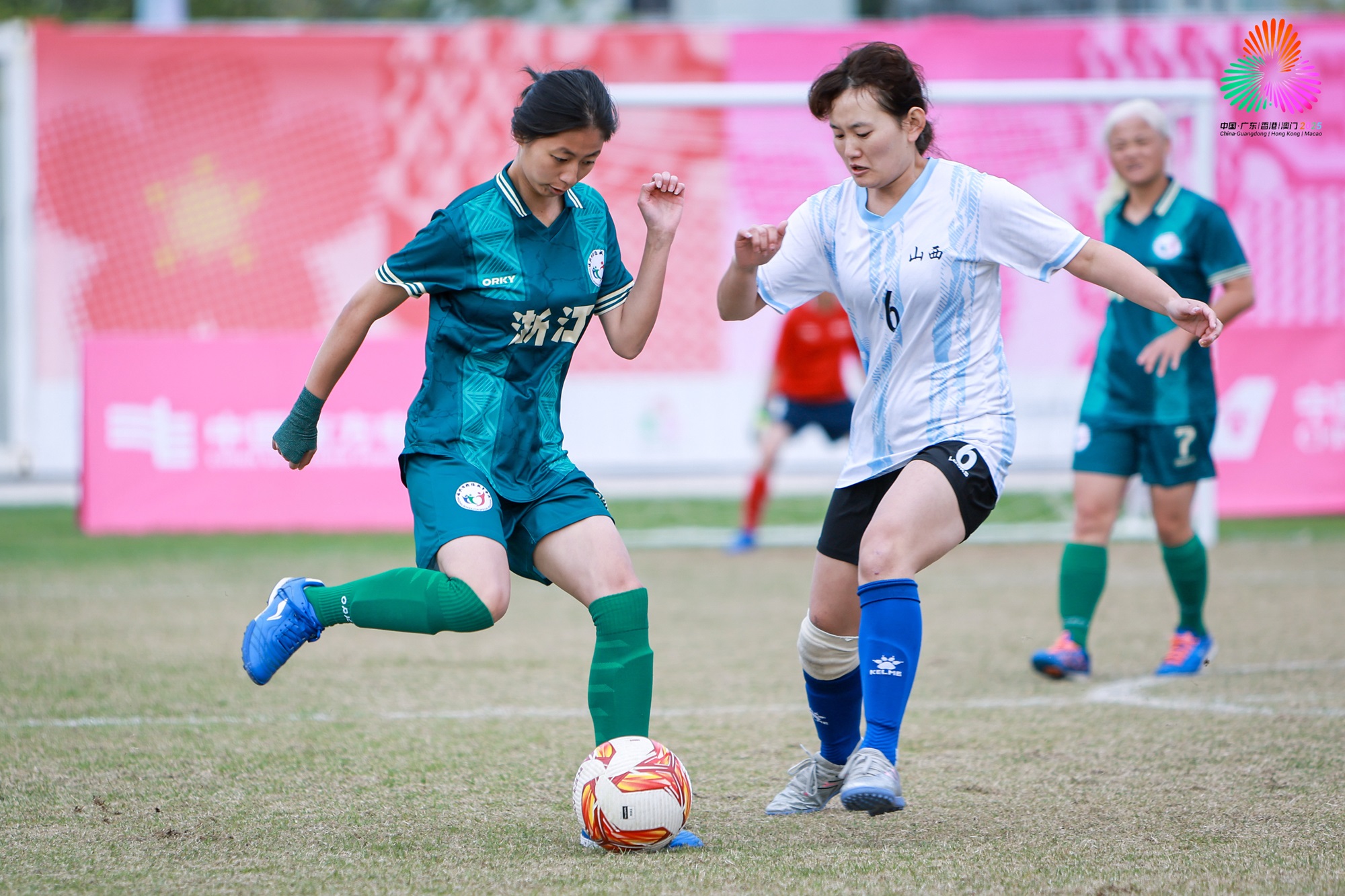 创历史!温特校足球队加冕全国残特奥会双冠!