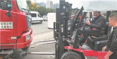 һ���ﳵ���ӱ������������� �����泵��ӡ�̧�����ˡ�