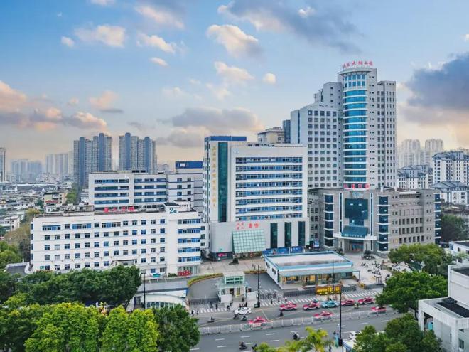 �������Ҵ�20�������30�� ��ҽ�󸽶�ԺѧԺ·���ǿ���������