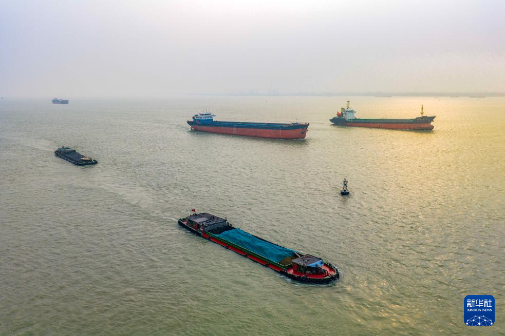 �������߸ۿڻ����������Ⱦ������ںӵ�һ