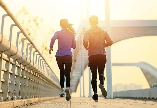健康真相NO.607丨走5公里和跑5公里,哪个对身体益处更大?