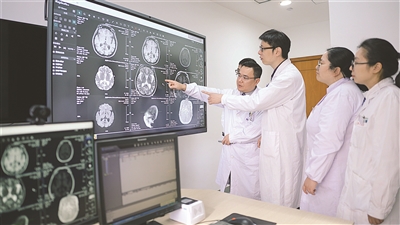 �ȽŲ����������أ�һ�龹�ǡ�����ɭ����