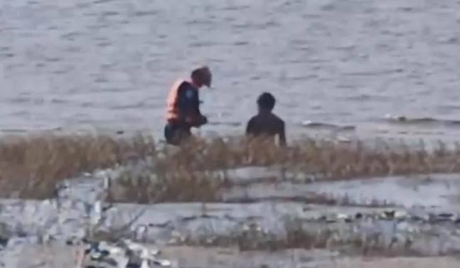 12���к�������ˣ�������� ���ζ෽������Ѱ�ɹ���Ԯ